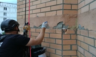 Обследование фасада здания в Луховицах в октябре